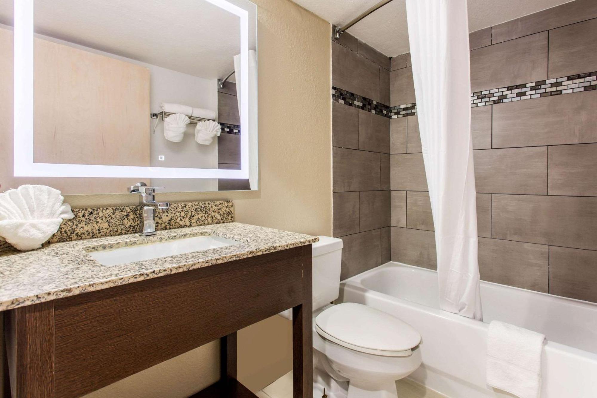 Quality Inn & Suites Myrtle Beach Near Outlets Socastee Exterior photo